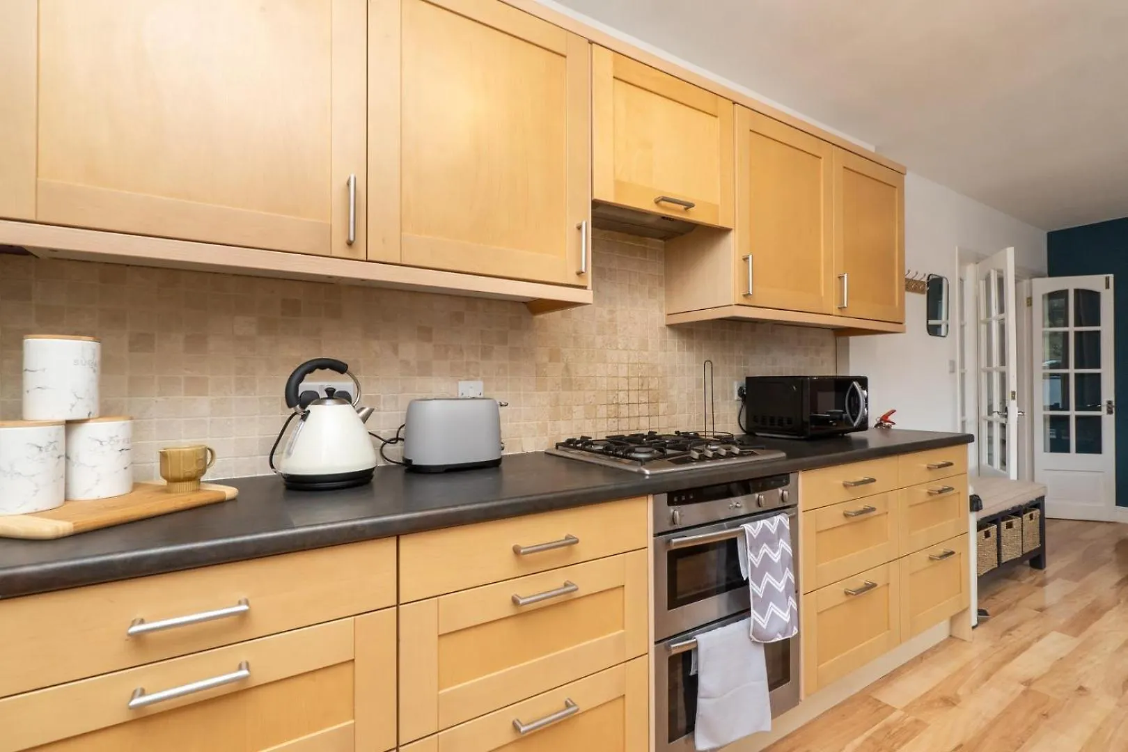 Wifi | Parking | Near Major Attractions location